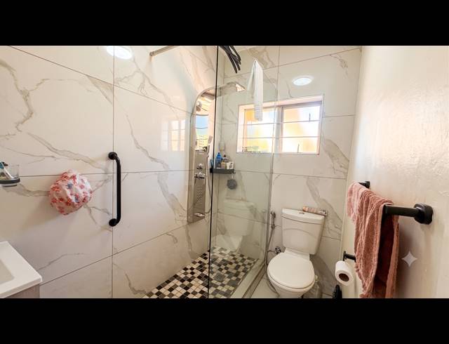 1.5 BEDROOM APARTMENT FOR SALE IN MORNINGSIDE